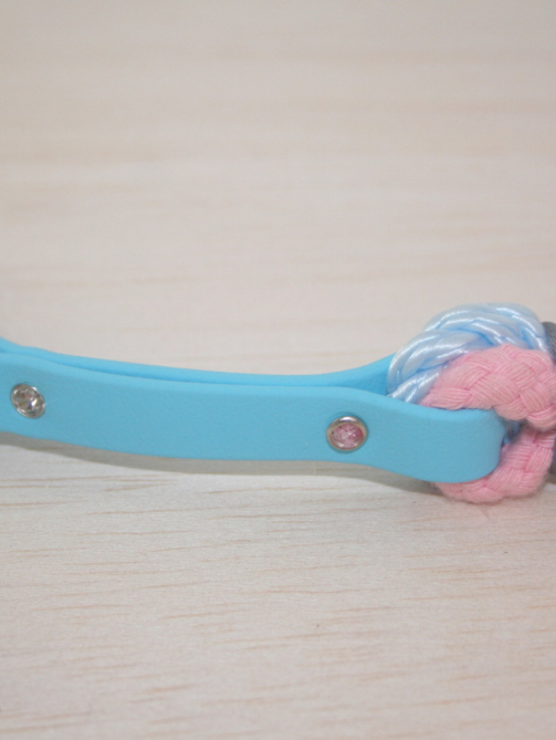 Halsband Princess mit Strassnieten auf blauem Biothane